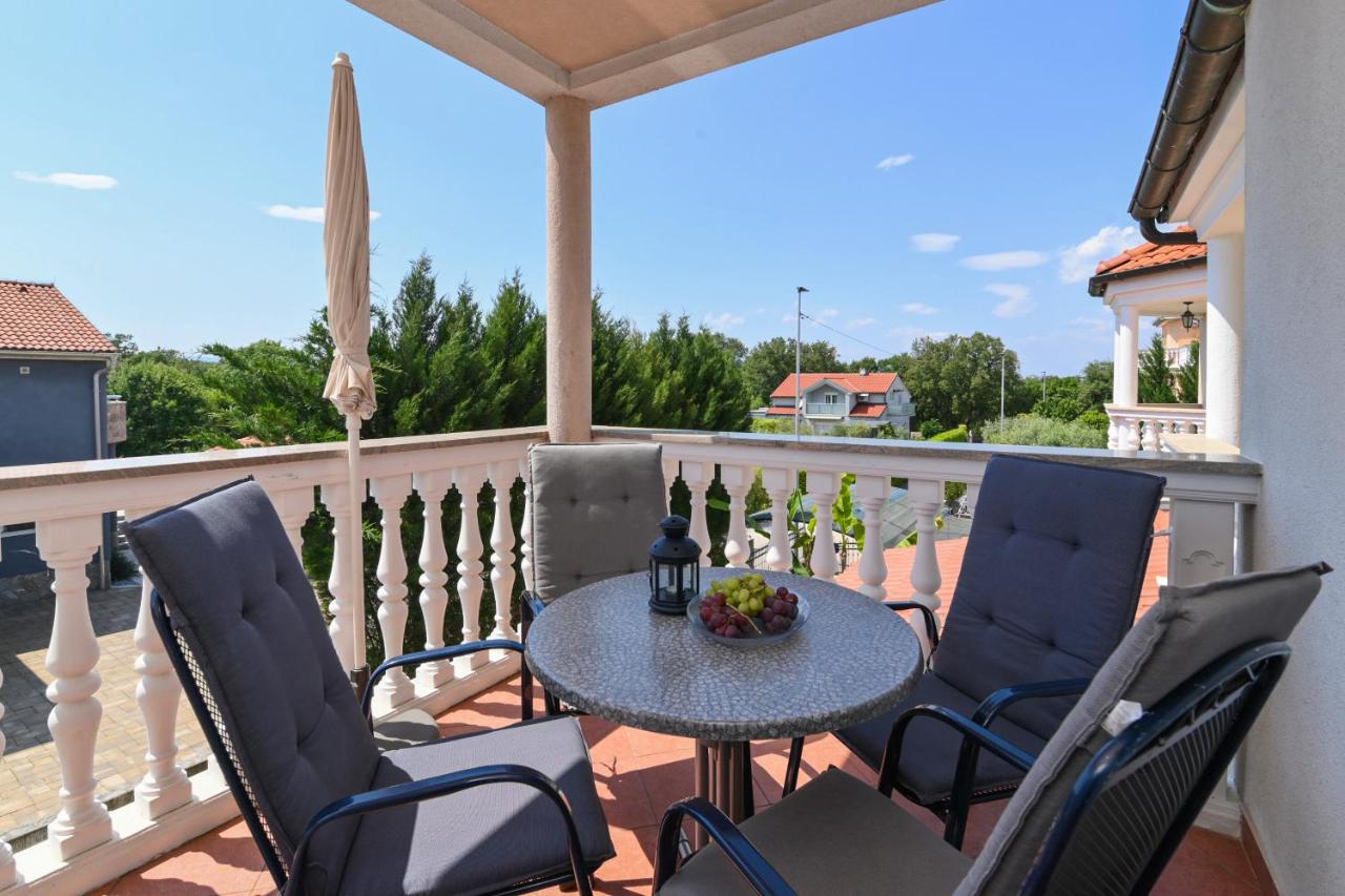 Apartments Basic Sveti Anton 88 Malinska Zewnętrze zdjęcie