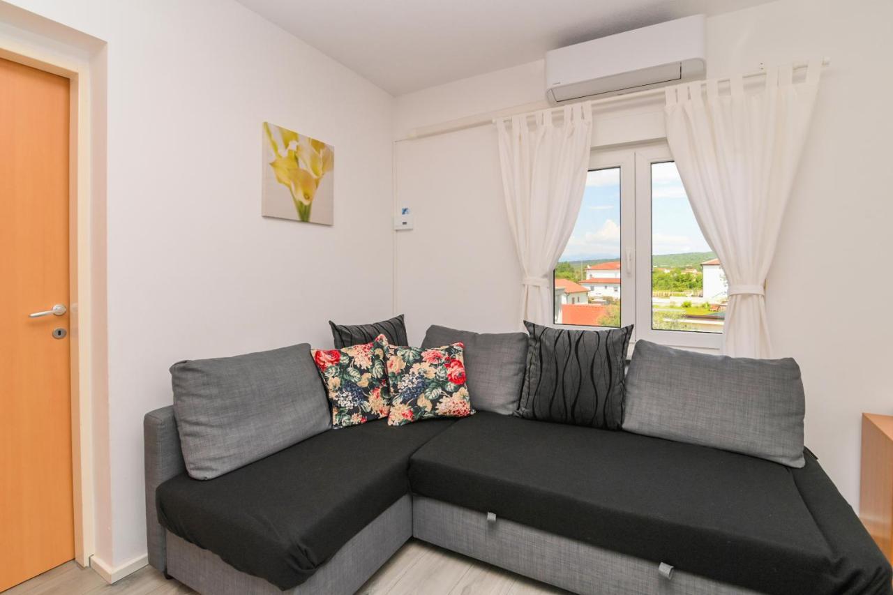 Apartments Basic Sveti Anton 88 Malinska Zewnętrze zdjęcie