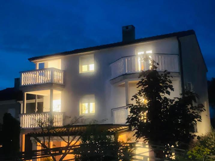 Apartments Basic Sveti Anton 88 Malinska Zewnętrze zdjęcie